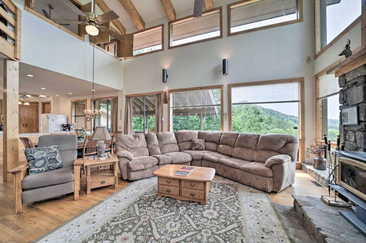 Vibrant Bryson City Home With Mtn Views And Deck! מראה חיצוני תמונה