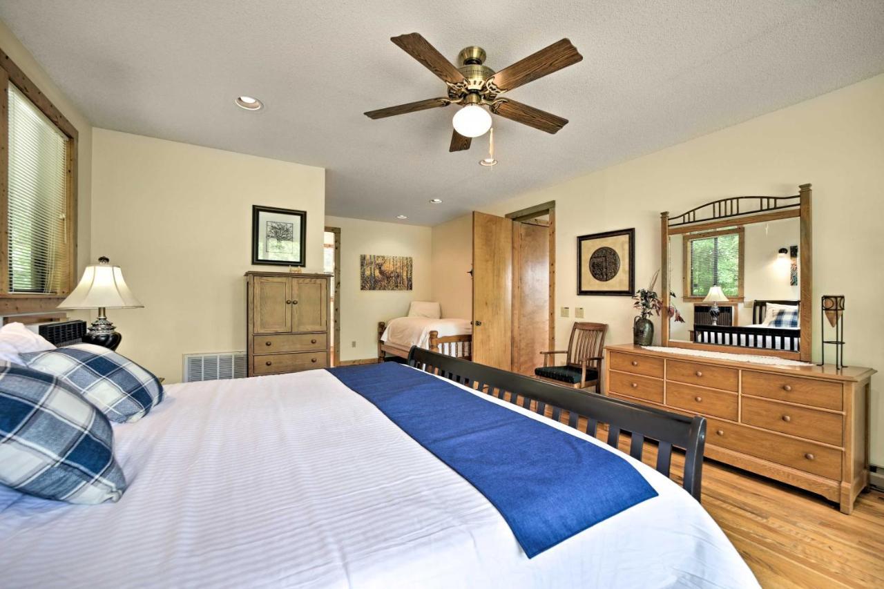Vibrant Bryson City Home With Mtn Views And Deck! מראה חיצוני תמונה